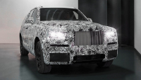 Rolls-Royce Cullinan odhalen s hotovou karoserií, toto bude první SUV značky