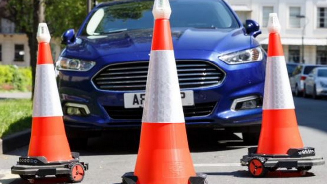 Britové stvořili revoluční dopravní kužely, dokážou zachránit nervy i životy