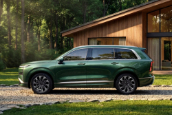 Atraktivní pětimetrové SUV pro šest s výbavou a výkonem za 340 tisíc? To dnes umí jen Číňané, nikdo jiný
