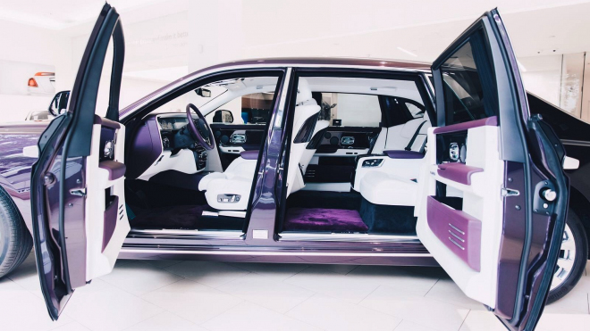 Nové nejtišší auto světa bez hlesnutí dorazilo k prvnímu dealerovi, ve fialové