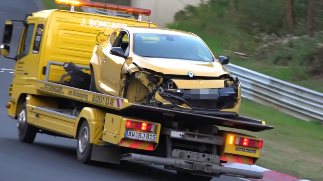 Nordschleife pohřbila další Renault Mégane RS, místo nehody uhádnete (videa)
