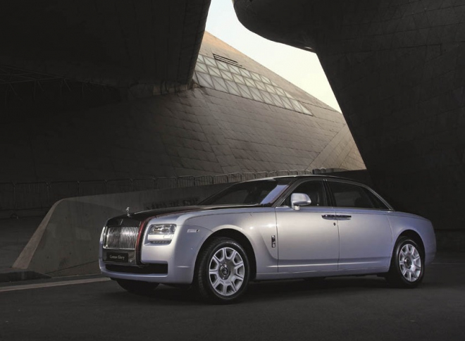 Rolls-Royce Canton Glory Ghost: speciál pro Čínu vzdává hold televizní věži