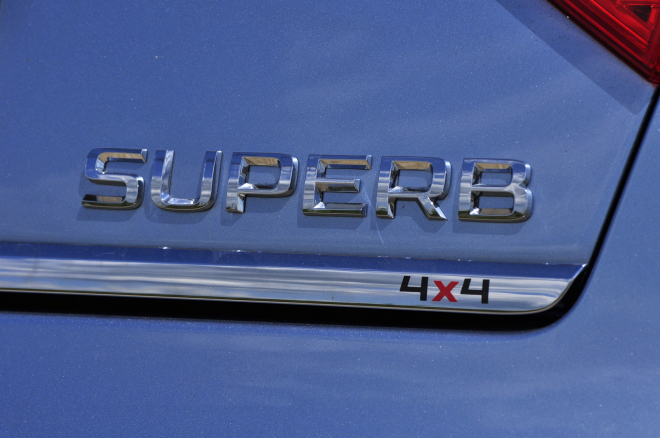 Škoda Superb III 2015 se rýsuje, z jezevčíka prý vysochají krasavce