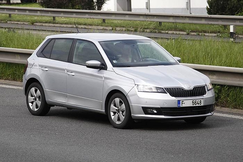 Skoda_Fabia_2015_nemaskovane_spy_foto_01_800_600.jpg