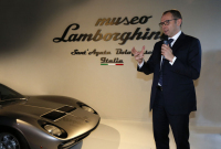Motorů V12 se nevzdáme, stále mají potenciál, říká nový šéf Lamborghini