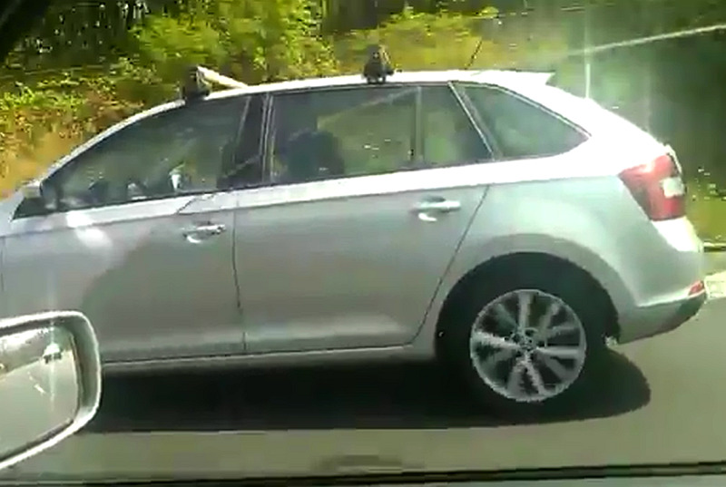 Skoda_Rapid_Spaceback_2014_video_screens_06_800_600.jpg