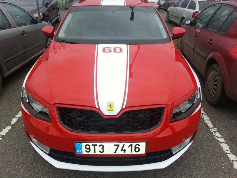 Škoda Octavia Combi Ferrari: Neprehliadnuteľný lapač pohľadov za zlomok ceny!