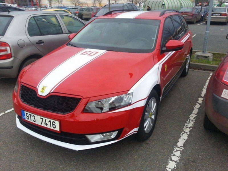 Škoda Octavia Combi Ferrari: Neprehliadnuteľný lapač pohľadov za zlomok ceny!