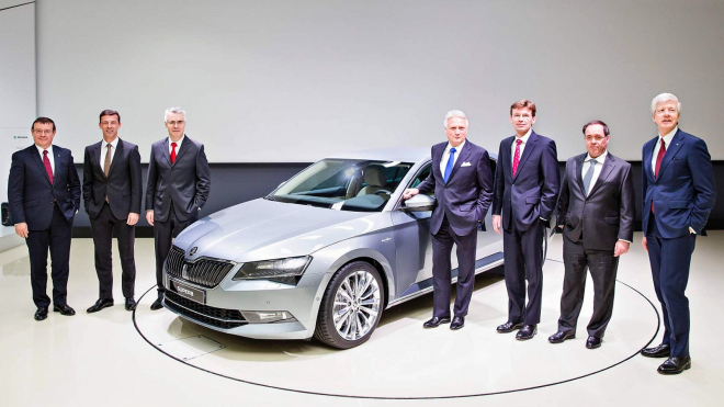 VW chce přesunout výrobu další Škody do Německa. Čeští odboráři se staví na zadní