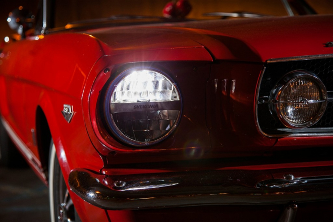 Moderna pro vaše retro: Sylvania Zevo jsou LED-světla pro starší vozy