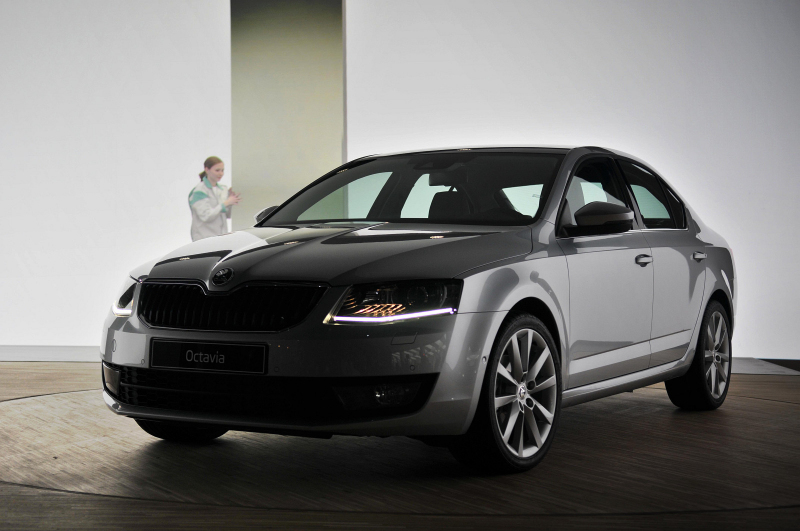 Skoda_Octavia_III_2013_nova_oficialni_prvni_prezentace_20_800_600.jpg