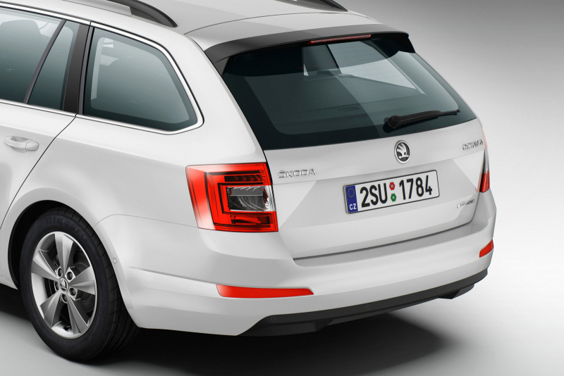 Skoda_Octavia_III_Combi_GreenLine_2014_04_800_600.jpg