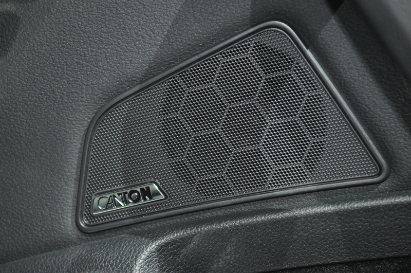 Skoda_Superb_III_2015_nova_zive_87_interier_800_600.jpg