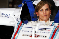 Ecclestone říká, že ženy jsou na F1 příliš slabé. Susie Wolff ho překvapivě brání
