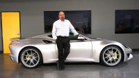 Tesla Roadster má tajného sourozence na benzin. Firma vám ho devět let po premiéře dovolí objednat, ale stejně vám neřekne, kdy ho dodá