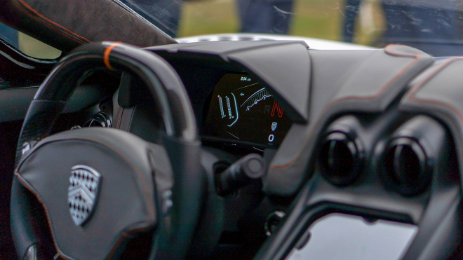 500 km/h. Po donedávna nemyslitelné metě jde další auto. A má na to ji pokořit