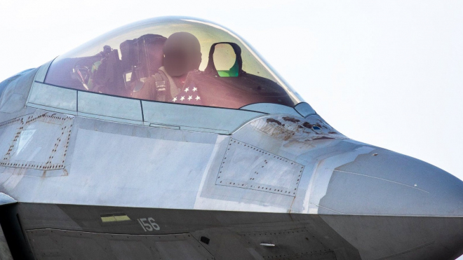 Koroze netrápí jen moderní auta, Američanům rezne prvotřídní stíhačka