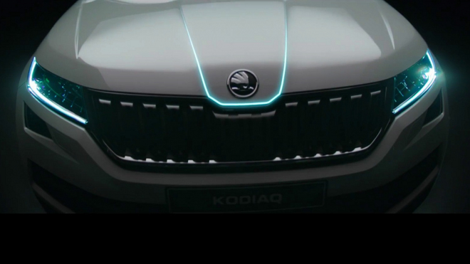 Svět se nechal zmást chytrým videem Škody, toto není Karoq bez kamufláže