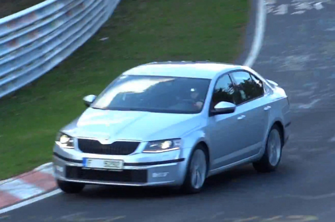 Škoda Octavia RS 2013: podívejte se na RS číslo 3 při testech na Nordschleife (video)