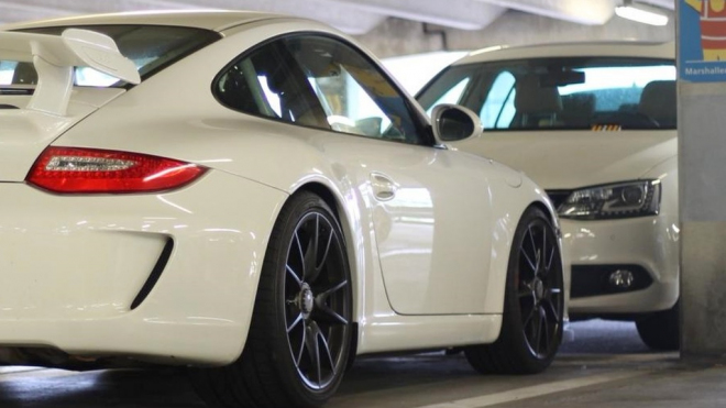 Tyto fotky vám vyjeví skutečnou blízkost aut Porsche a Volkswagenu
