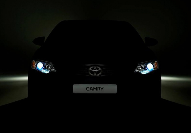 Toyota Camry 2015: facelift evropské verze míří do Moskvy, bude mírnější než v USA
