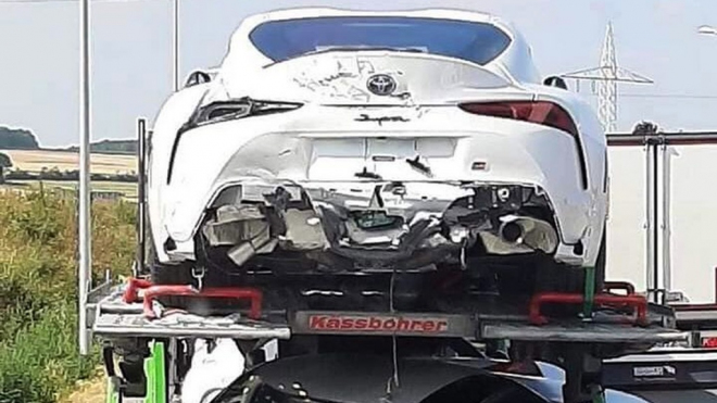 Nehoda zničila úplně nové Toyoty mířící k prvním nadšeným zákazníkům