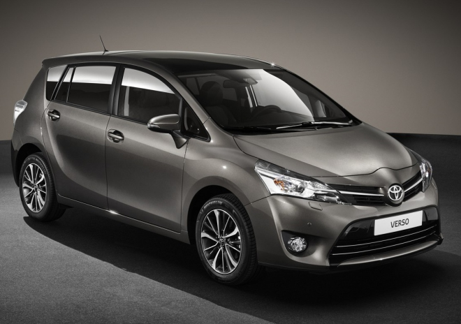 Toyota Verso 2016: jemný facelift zlepšil bezpečnost, zvenčí je změn minimum