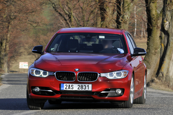 Prodeje aut Německo, srpen 2013: trh jde dolů, diesely též, BMW 3 ohrožuje Passat