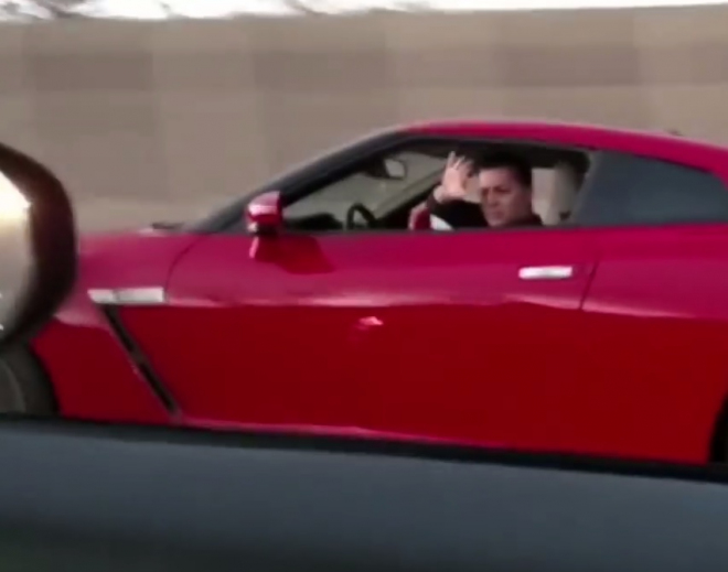 Souboj Nissanů GT-R a 370Z ukazuje kouzlo momentů překvapení sleeperů (video)