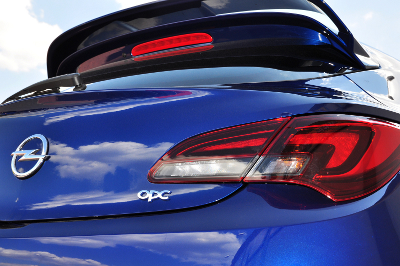 Test_Opel_Astra_OPC_2012_08_800_600.jpg