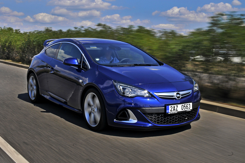 Test_Opel_Astra_OPC_2012_10_800_600.jpg