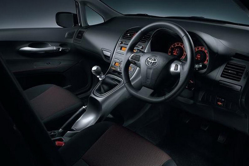 Toyota Auris facelift: malá-velká vylepšení pro rok 2010 - 10 - Toyota Auris FL 11