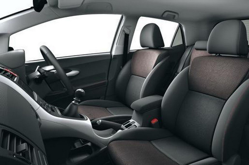 Toyota Auris facelift: malá-velká vylepšení pro rok 2010 - 11 -