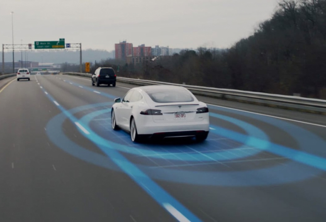 Tesla Autopilot 2.0 bude mít tři kamery a pět radarů, lidi prý ohromí