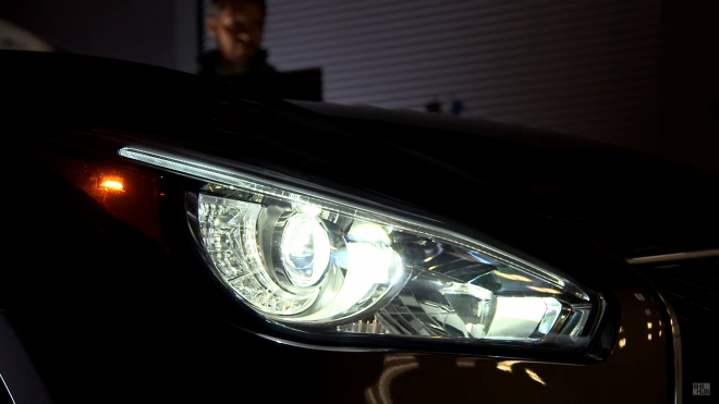 Nová auta svítí stále hůř, i když stále častěji používají nejmodernější LED. Proč?