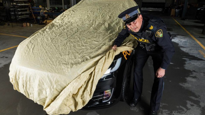 Policie si koupila jako služební vůz Teslu. A spustila tím lavinu nevole