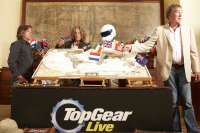 Top Gear bude pokračovat naživo, televizní studio ale BBC rozebírá
