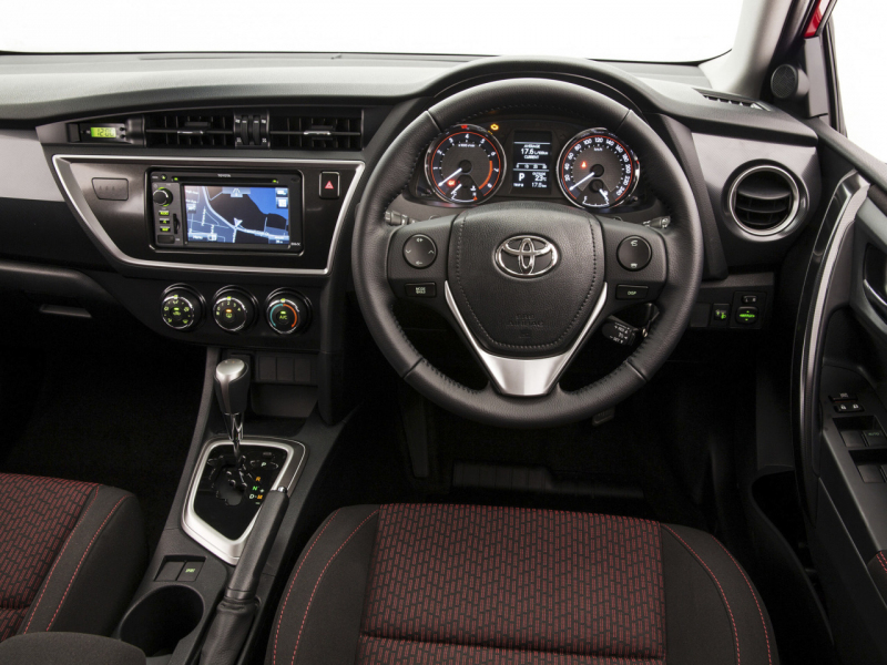 Toyota Corolla Ascent a Levin 2012: nový Auris převlékl kabát - 28 -