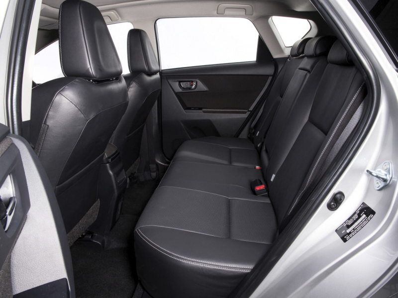 Toyota Corolla Ascent a Levin 2012: nový Auris převlékl kabát - 31 -