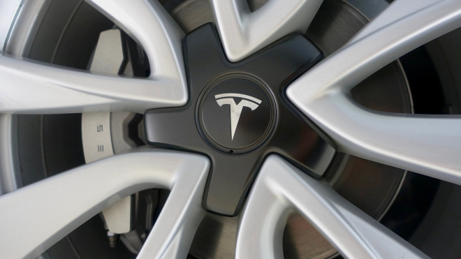Kolik km ujede nová Tesla mezi servisy pohonu? Elon Musk prozradil nejen to