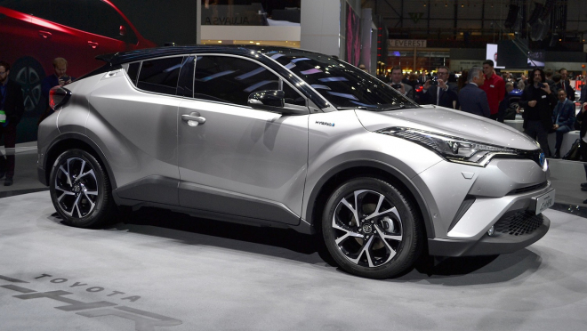 Toyota C-HR oficiálně, malé SUV ve stylu kupé bude mít hybrid i dvoulitr