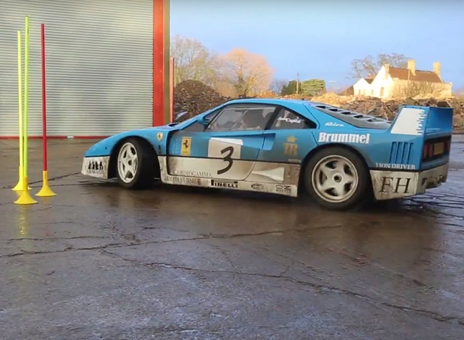 Vzácné Ferrari F40 GT driftující po statku ukazuje, proč prý více zdanit bohaté (video)