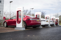 Tesla končí s dobíjením u Superchargerů zdarma, pro všechny modely