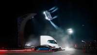 Odhalení nové Tesly Roadster byl cirkus, jaký svět aut ještě neviděl. Teď vylézají na povrch detaily, které ho staví do trochu jiného světla