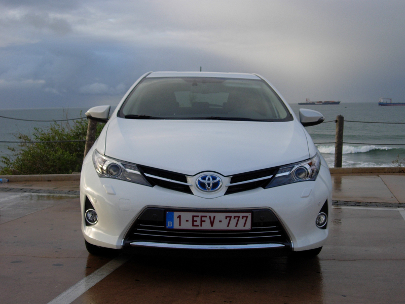 test Toyota Auris 2013: výjimečně průměrná 8 Test Toyota test Toyota Auris 2013: výjimečně průměrná 8 Test Toyota