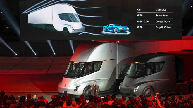 Šéf vývoje odhalil, co stojí za parametry Semi. Tesla tahač dělala primárně pro sebe