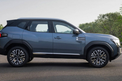 Nová verze Dacie Duster chce otřást světem aut jiným vzhledem a cenou jen 230 tisíc. Říká si příznačně: Tekton