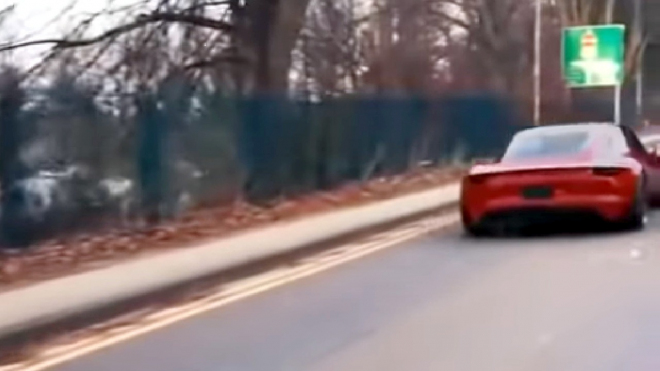 Takto divoce bude vypadat, až vás předjede ostře akcelerující Tesla Roadster II