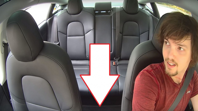 Policista zastavil řidiče Tesly a chtěl, aby „sundal ten počítač z palubní desky”