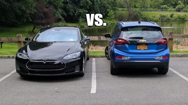 Majitel obou aut vyjmenoval věci, které umí Chevrolet Bolt lépe než Tesla Model S